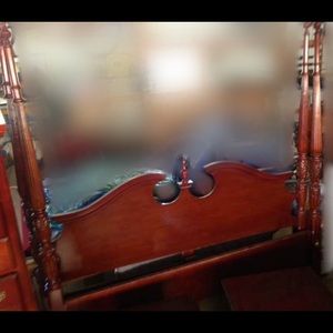 KING SIZE BEDROOM Furniture SET Read description